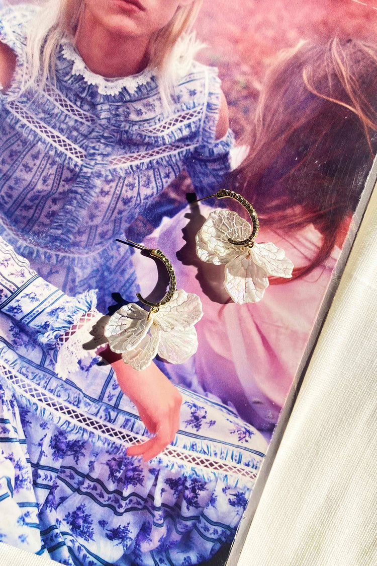 Shell Charm Earrings ACCESSORIES Sage and Paije