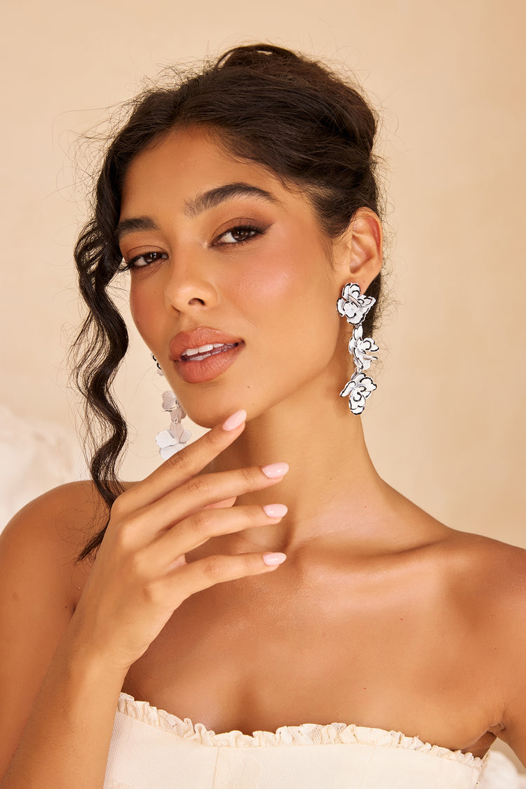 Fleur de Blanc Floral Drop Earrings - White