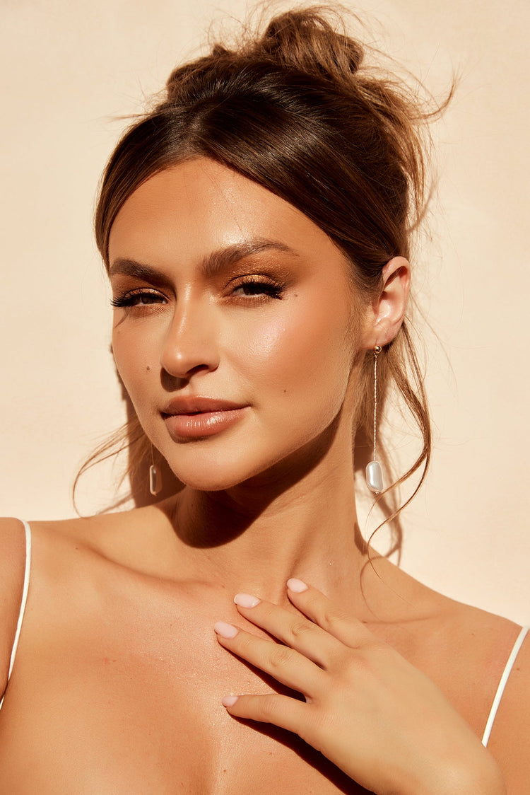 Hope Deep Earrings - White for women