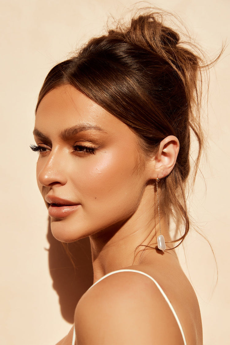 Hope Deep Earrings - White for women